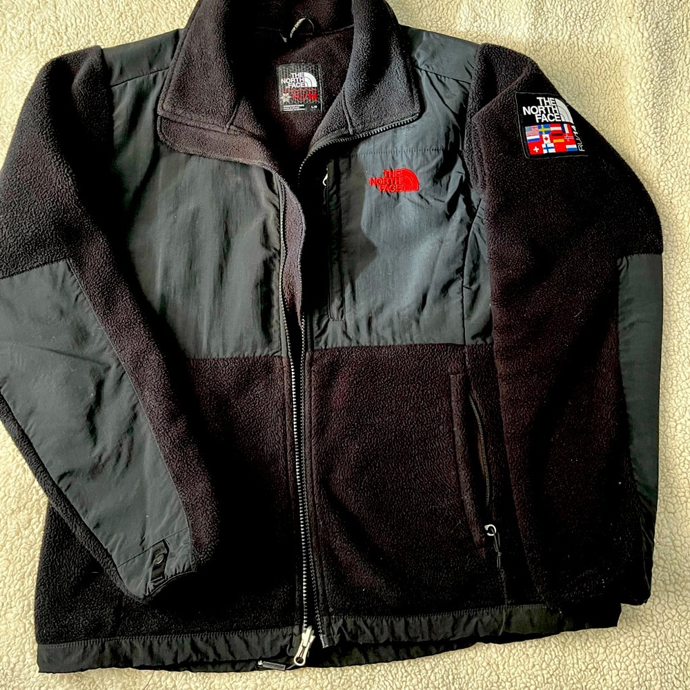 Womens Size Large, Black, The North Face Jacket. Excellent Condition!